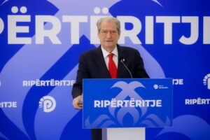 Berisha thirrje qytetarëve: Nesër të gjithë në Tiranë, në mbështetje të studentëve