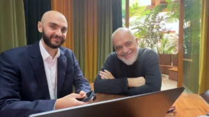 “Ju dëgjoni muzikë, ajo kryen shërbimin”/ Rama prezanton “Diellën e re”, cilat janë risitë në bashkëpunim me inteligjencën artificiale