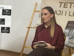 Muaji i Letërsisë nis në Lushnjë me promovimin e librit të Esmeralda Zhuga Hatijas