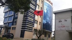 Kanosën një shtetas për borxhin, arrestohet 34-vjeçari në Fier