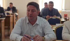Këshilli Bashkiak miraton disa pika të rendit të ditës. Debat për tarifat e ujit dhe kanalizimeve.