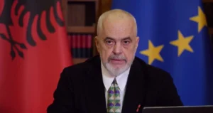 “Kulmin e pati me 1500 veta kjo protestë”/ Rama thirrje studentëve për distancim nga dhuna: Ka një orë për të folur, nesër do ekspozojmë gjëra të tjera