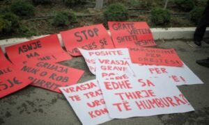 Dhjetëra gra të vrara nga familjarët në Kosovë që prej vitit 2010/ Vrasja e Arlinda Zekajt ngre vendin në këmbë, të mërkurën protestë kombëtare në Prishtinë