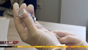 Fier/ Nis fushata e vaksinimit kundēr gripit, shpërndahen 25 mijē doza vaksine