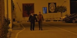 Veliaj në burgun e Fierit, Ndreca: Kushtet mbeten denigruese. Avokati paralajmëron vijimin e betejës ligjore.