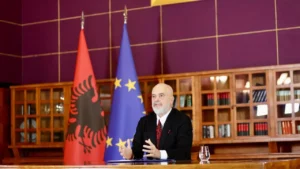 Rama fton studentët në dialog, njofton rritjen e bursave 25 mijë lekë, kredi me 0% interes dhe punësim me gjysmë page minimale