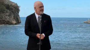Rama në Budva, merr pjesë në Samitin e Liderëve të Procesit të Berlinit, batuta e Kryeministrit: Mali i Zi, i vetmi vend ku gjithnjë ke helikopter mbi kokë